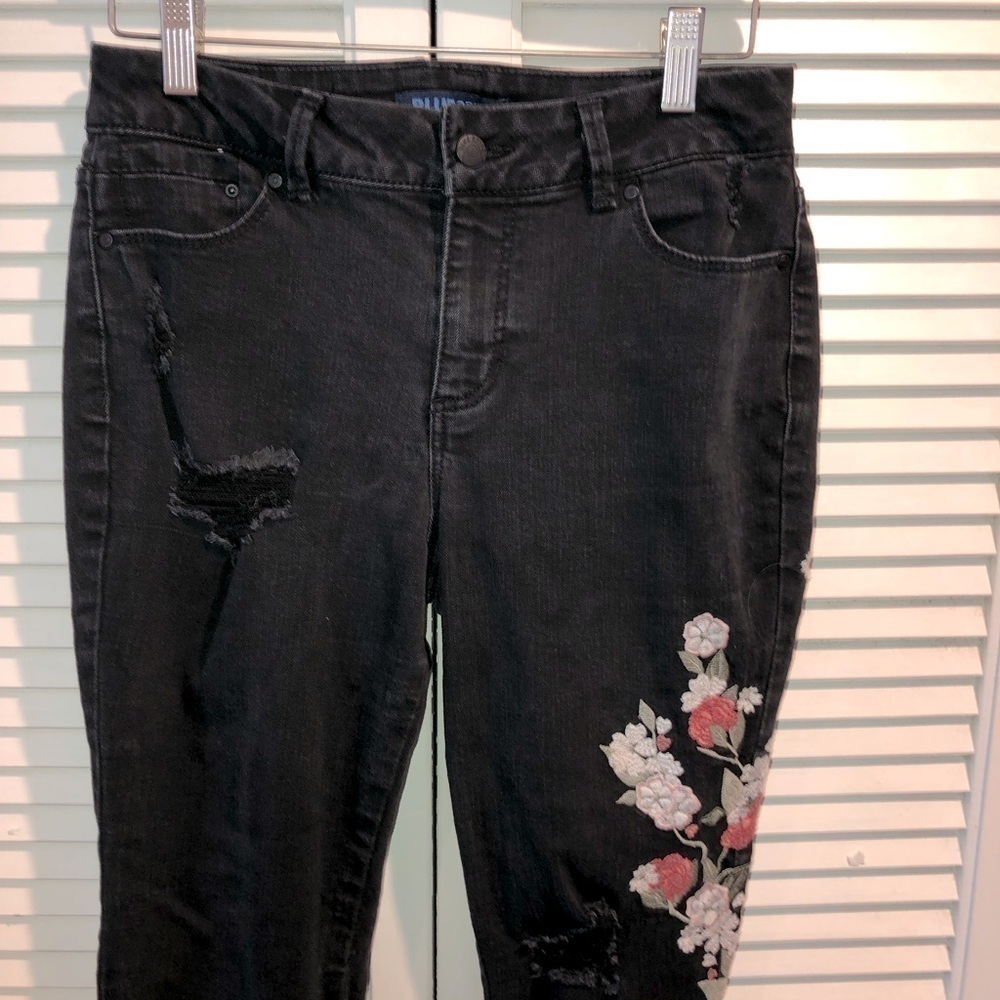Blue Spice Black Distressed skinny floral embroidery Jeans - Picture 5 of 10